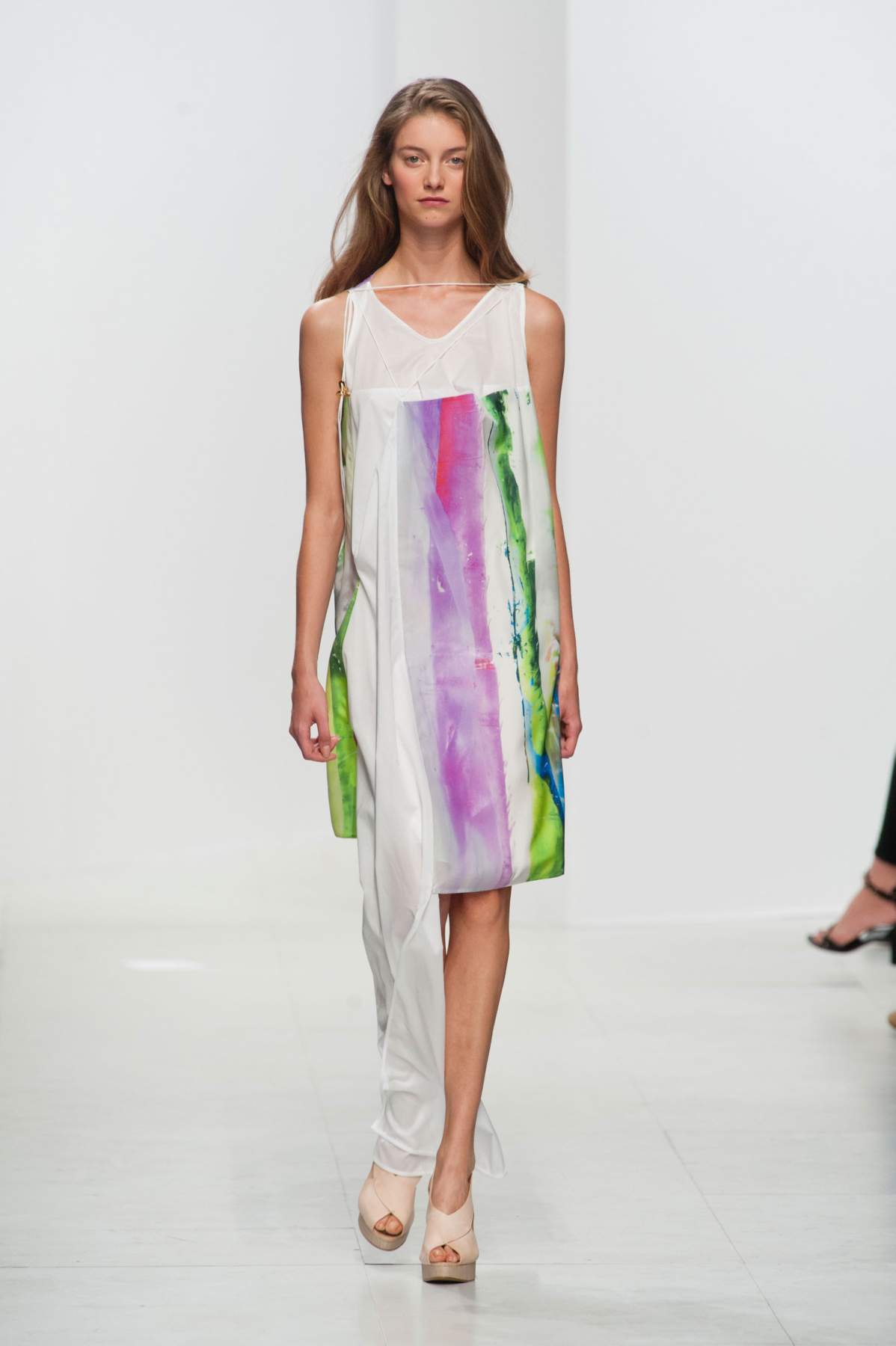 desfile-chalayan-paris-ss2014-31