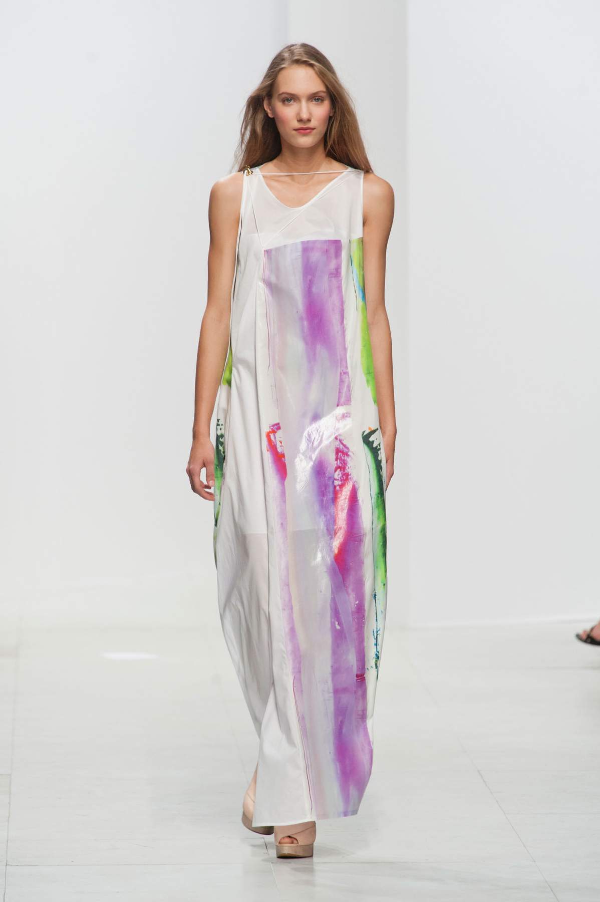 desfile-chalayan-paris-ss2014-32