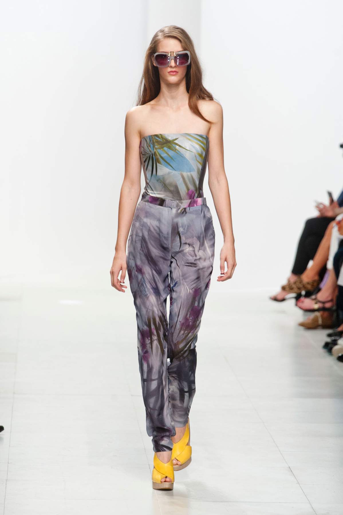 desfile-chalayan-paris-ss2014-35