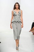 desfile-chalayan-paris-ss2014-37
