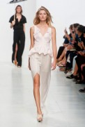 desfile-chalayan-paris-ss2014-41