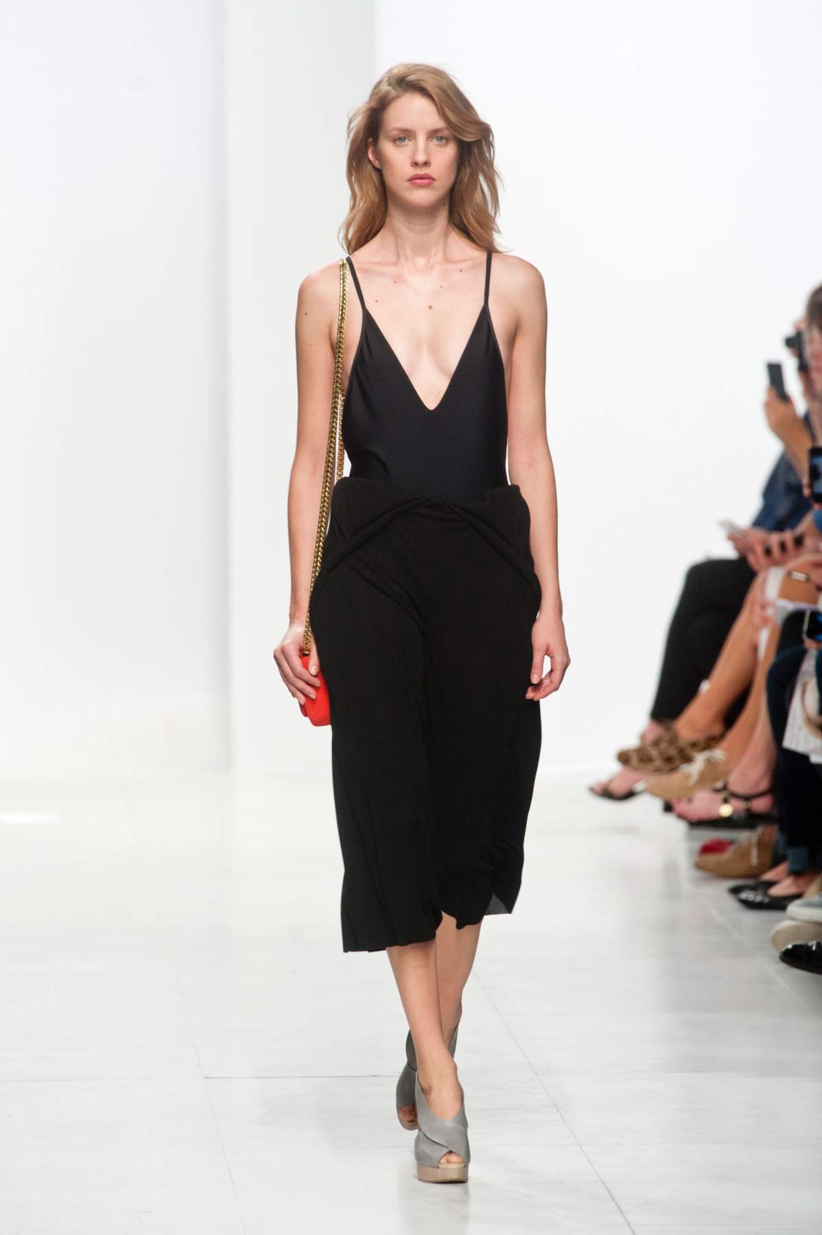 desfile-chalayan-paris-ss2014-43