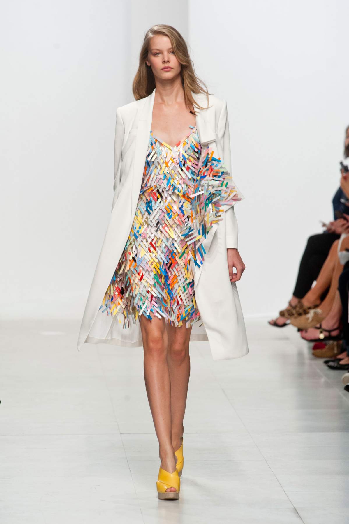 desfile-chalayan-paris-ss2014-50