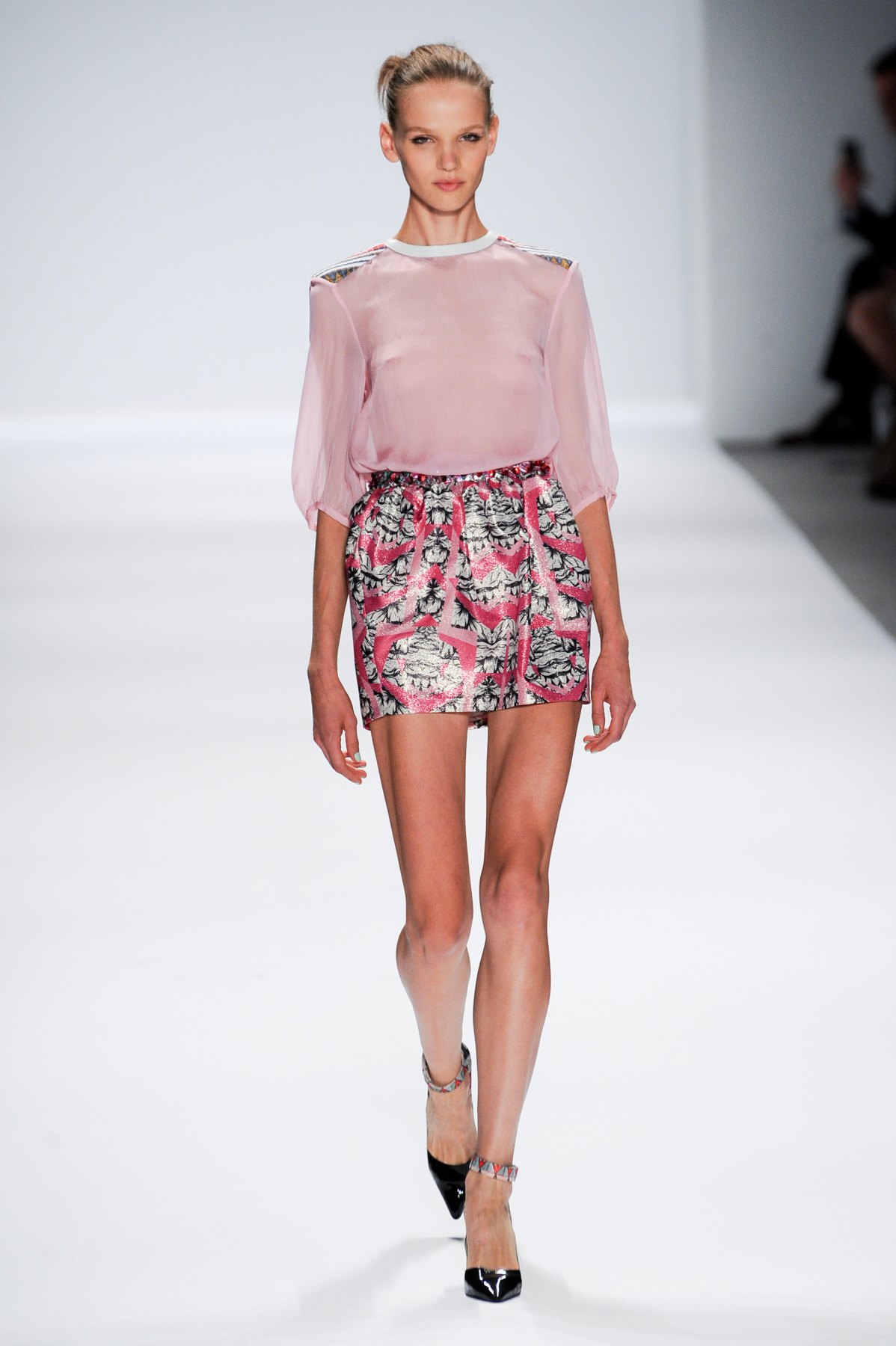 desfile-custo-barcelona-nova-york-verao-2014-001