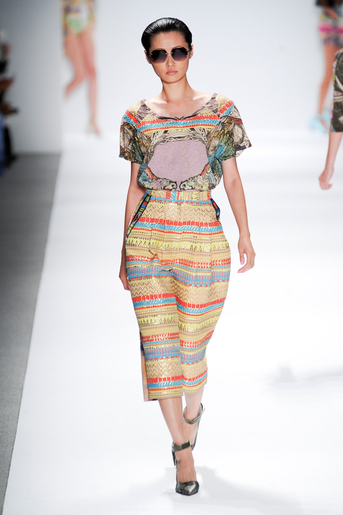 desfile-custo-barcelona-nova-york-verao-2014-009