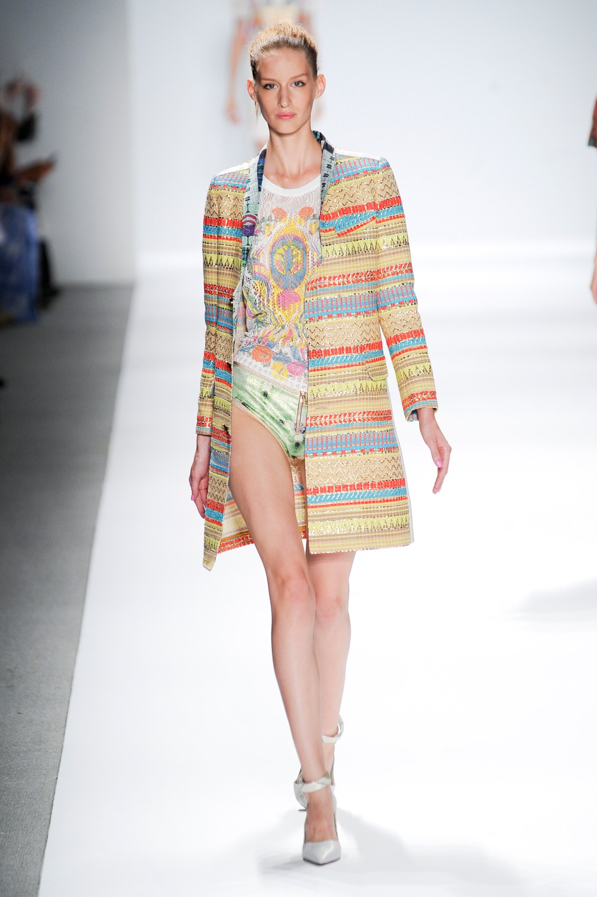 desfile-custo-barcelona-nova-york-verao-2014-010