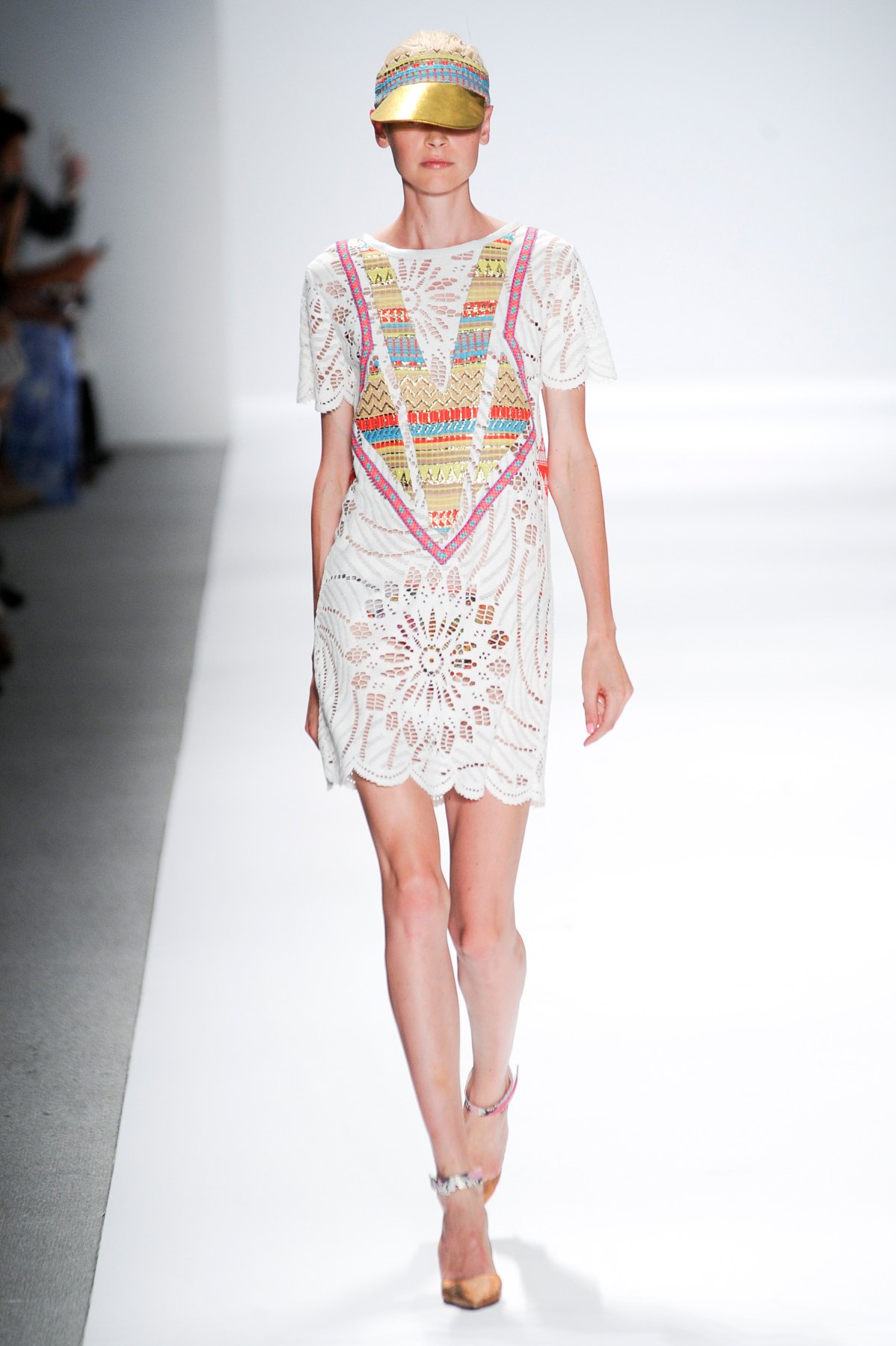 desfile-custo-barcelona-nova-york-verao-2014-011