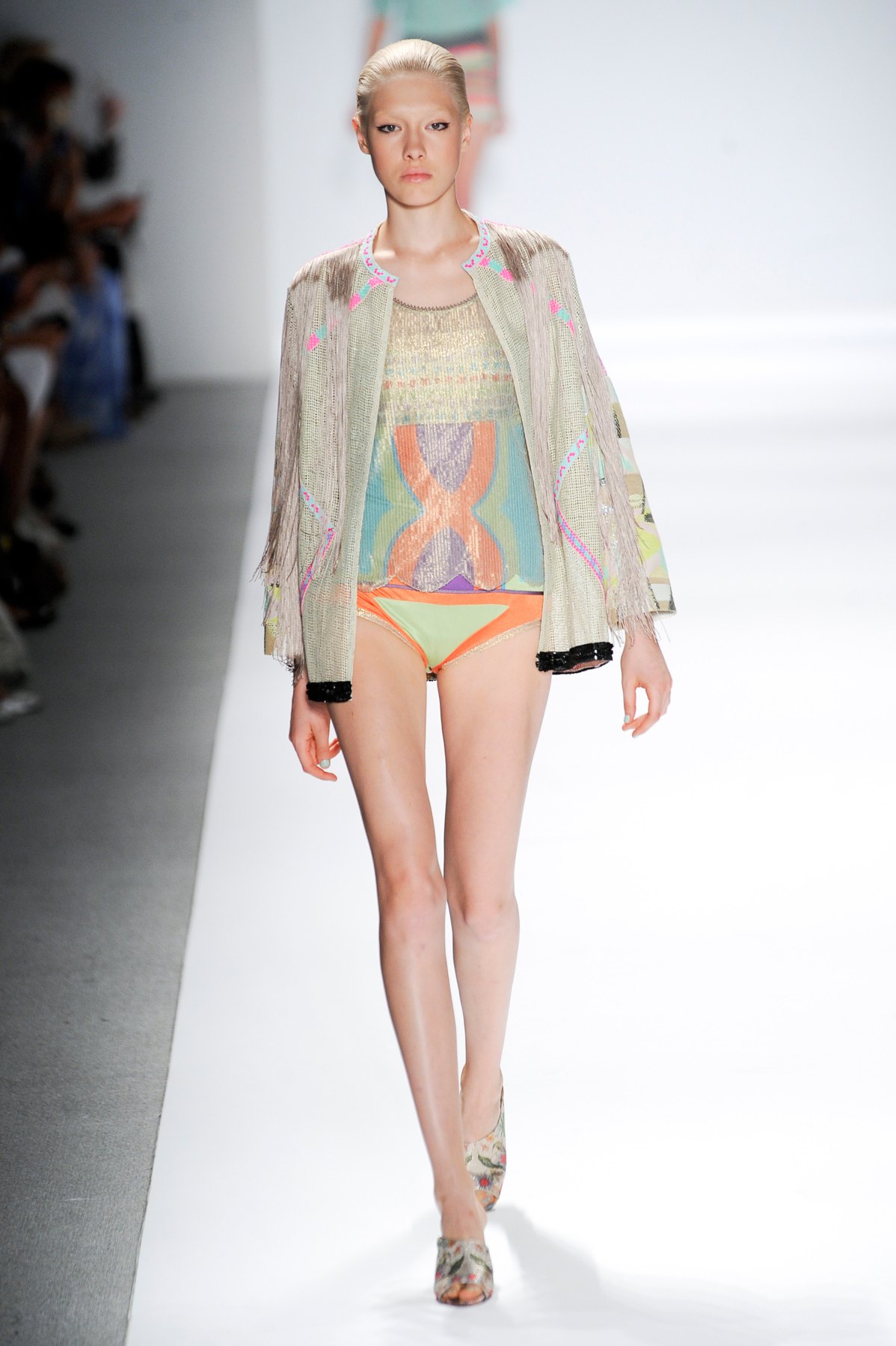 desfile-custo-barcelona-nova-york-verao-2014-013
