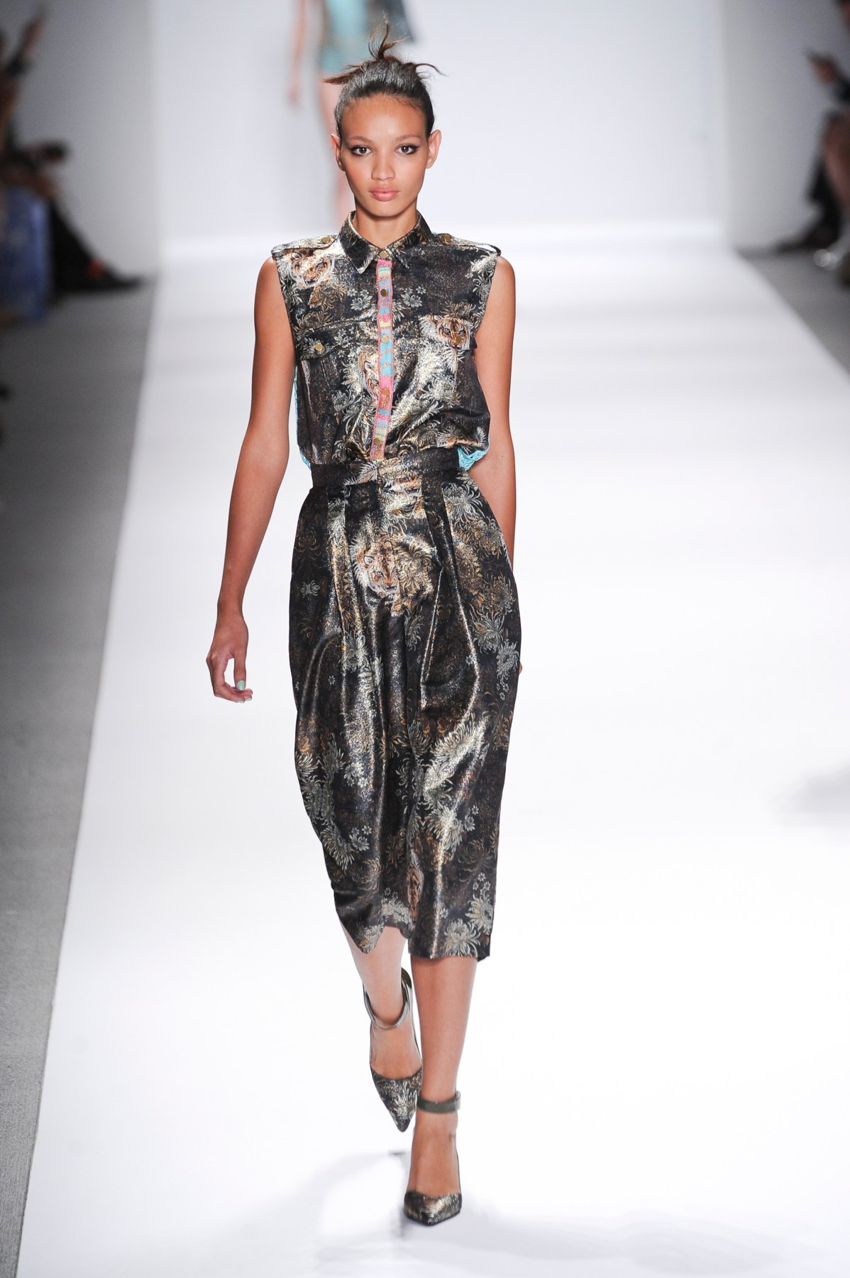 desfile-custo-barcelona-nova-york-verao-2014-019