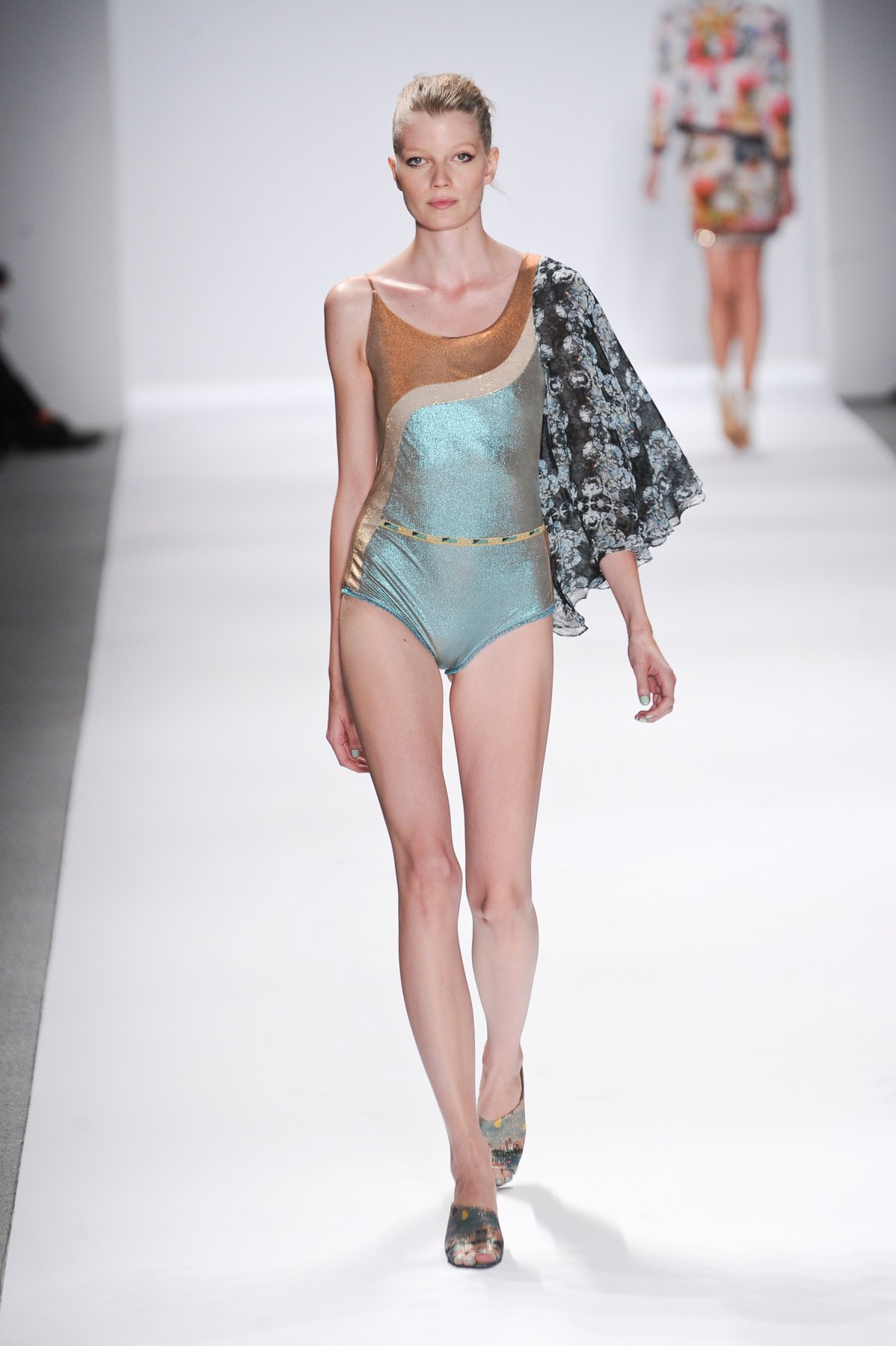 desfile-custo-barcelona-nova-york-verao-2014-020
