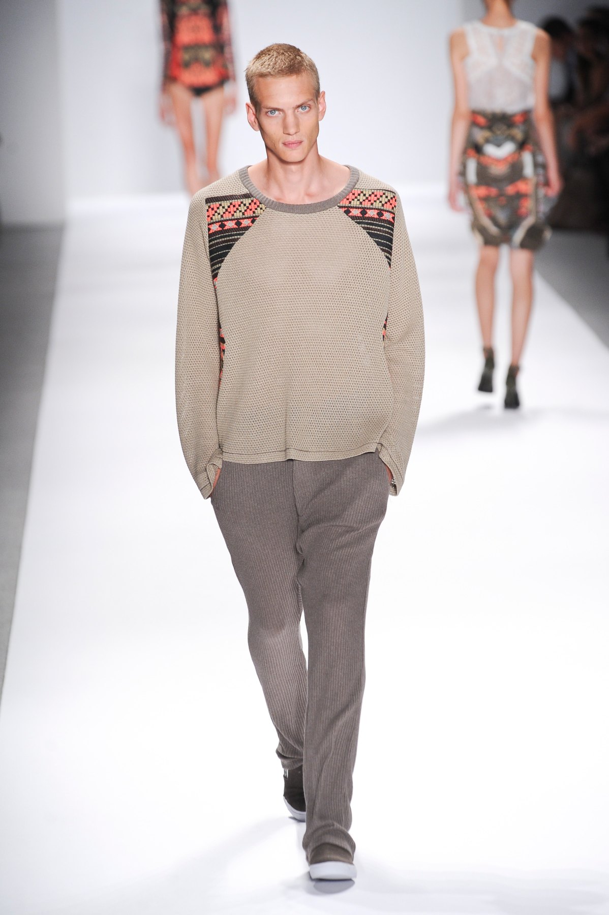 desfile-custo-barcelona-nova-york-verao-2014-026