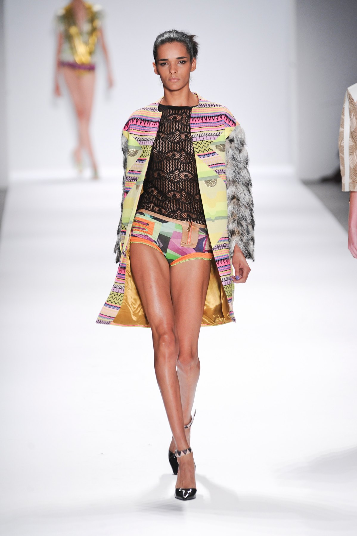 desfile-custo-barcelona-nova-york-verao-2014-029