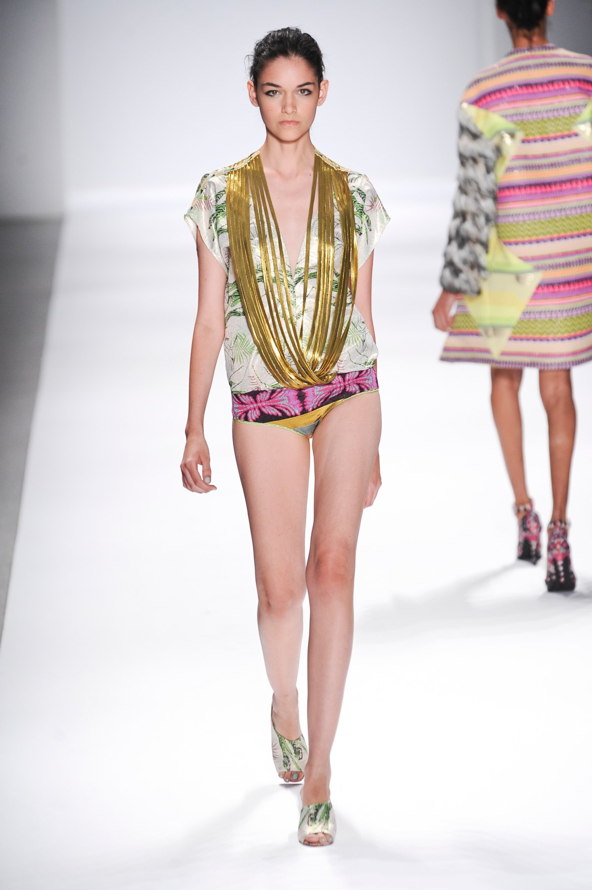 desfile-custo-barcelona-nova-york-verao-2014-030