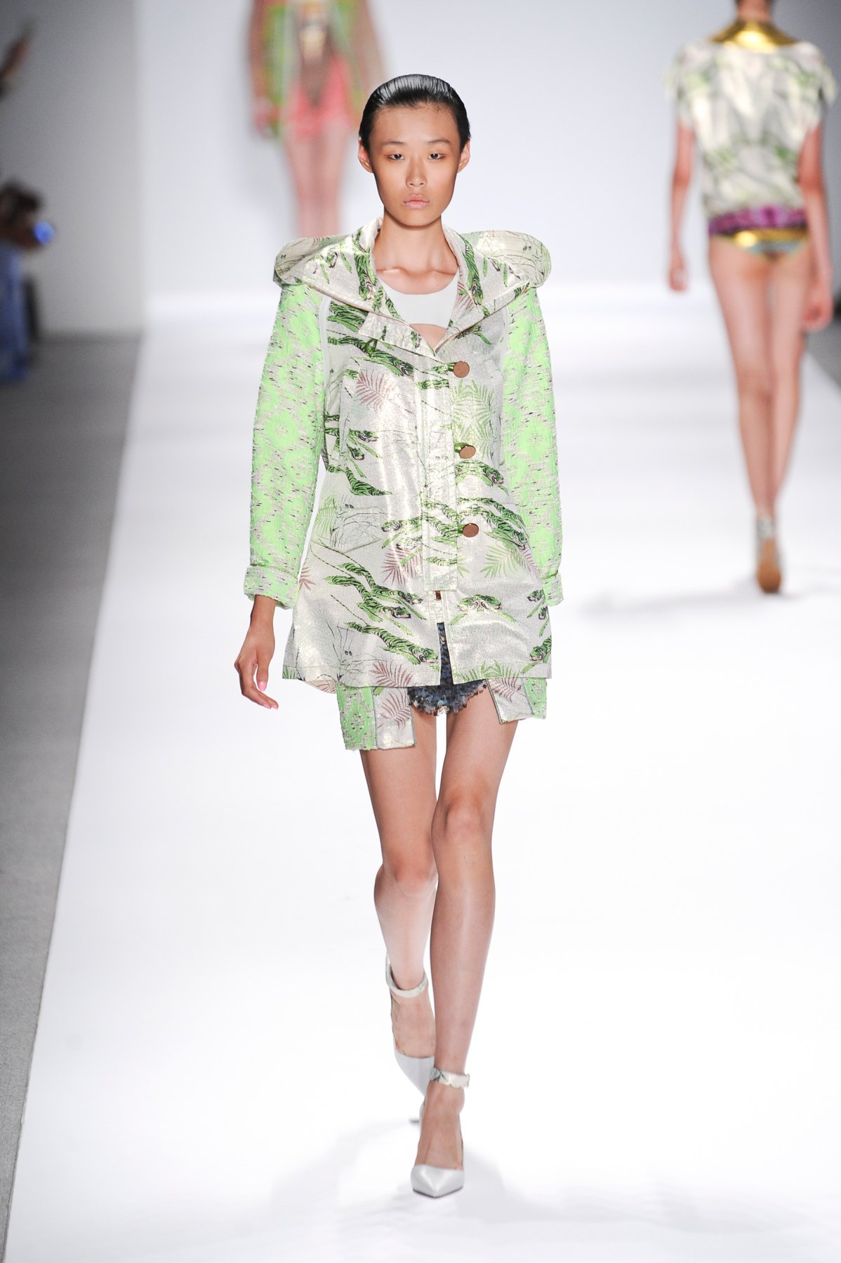 desfile-custo-barcelona-nova-york-verao-2014-031