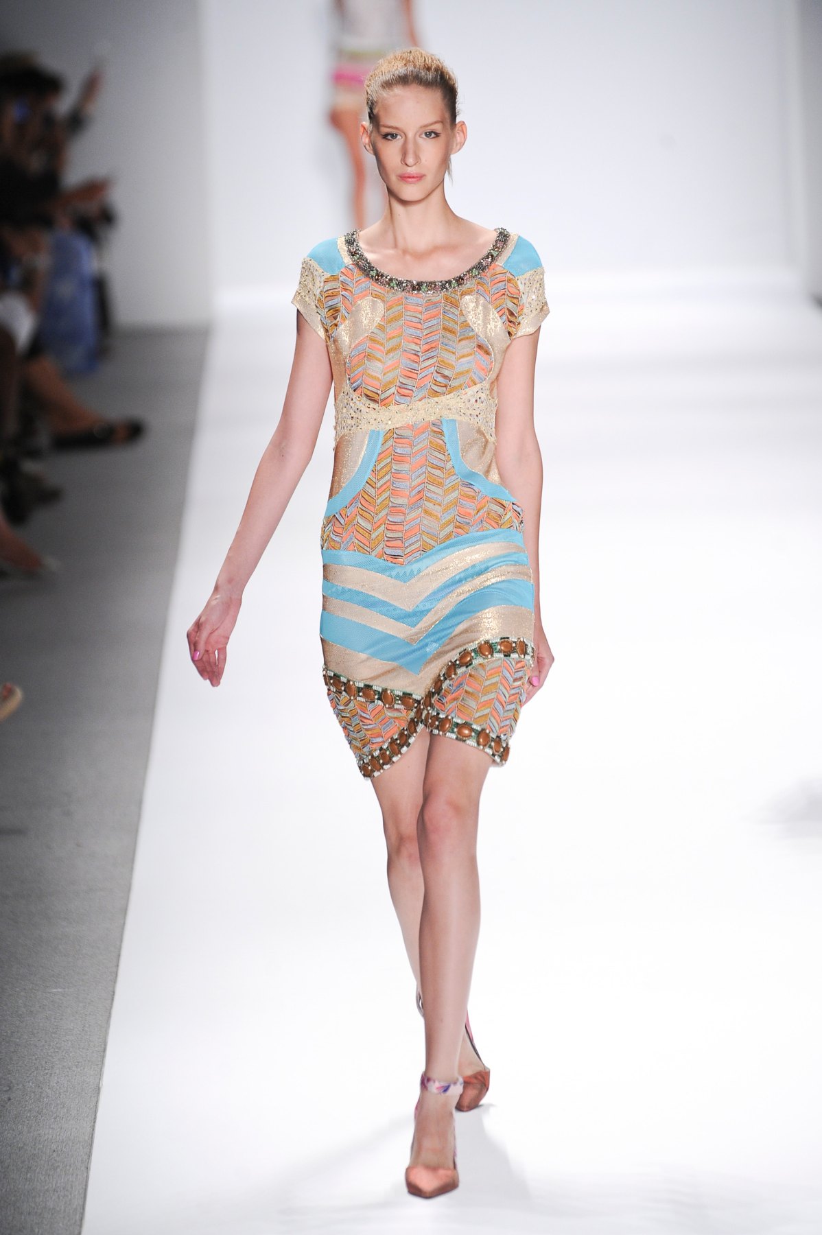 desfile-custo-barcelona-nova-york-verao-2014-033