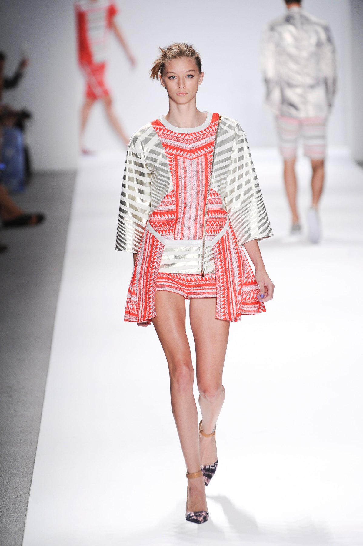 desfile-custo-barcelona-nova-york-verao-2014-036