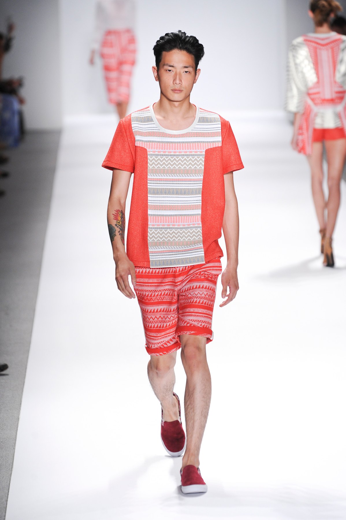 desfile-custo-barcelona-nova-york-verao-2014-037