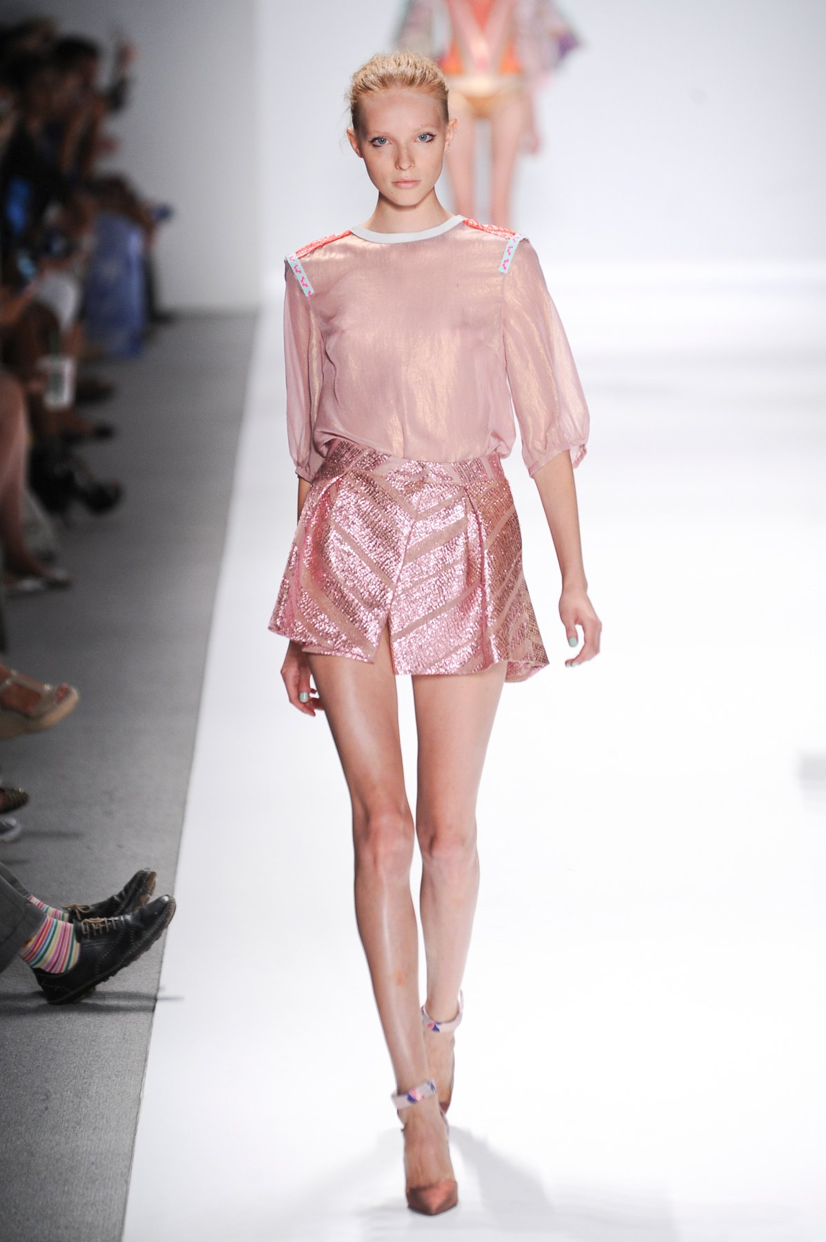 desfile-custo-barcelona-nova-york-verao-2014-040