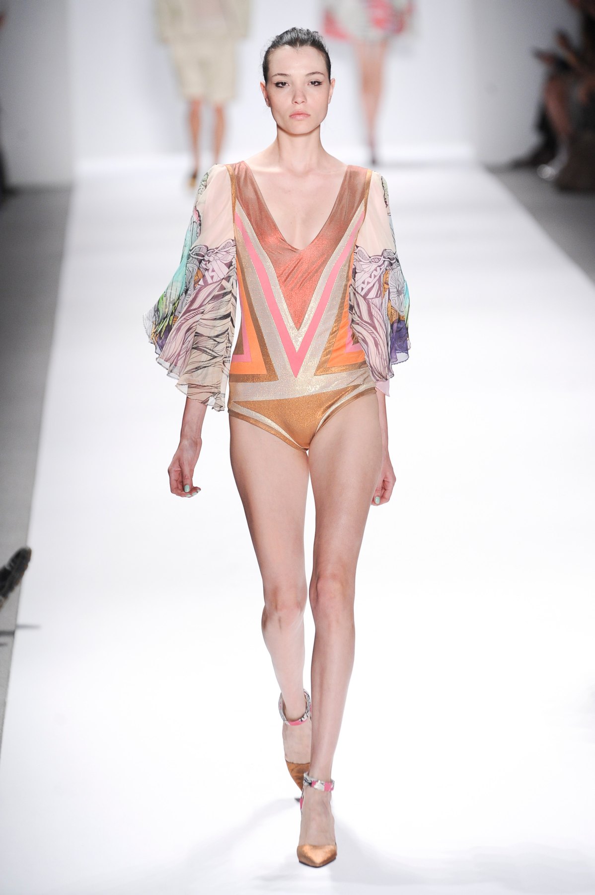 desfile-custo-barcelona-nova-york-verao-2014-041