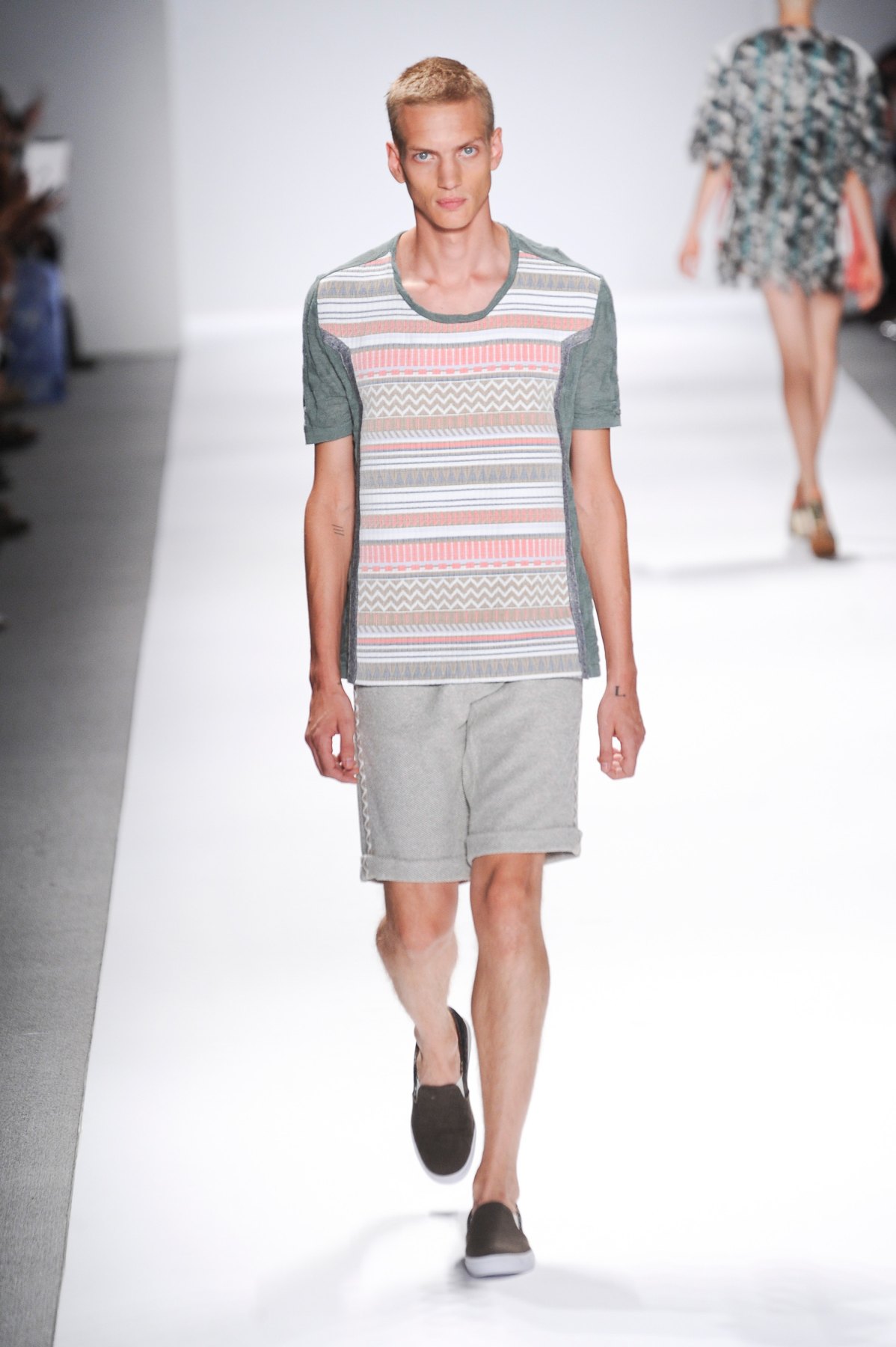 desfile-custo-barcelona-nova-york-verao-2014-046