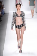 desfile-custo-barcelona-nova-york-verao-2014-047