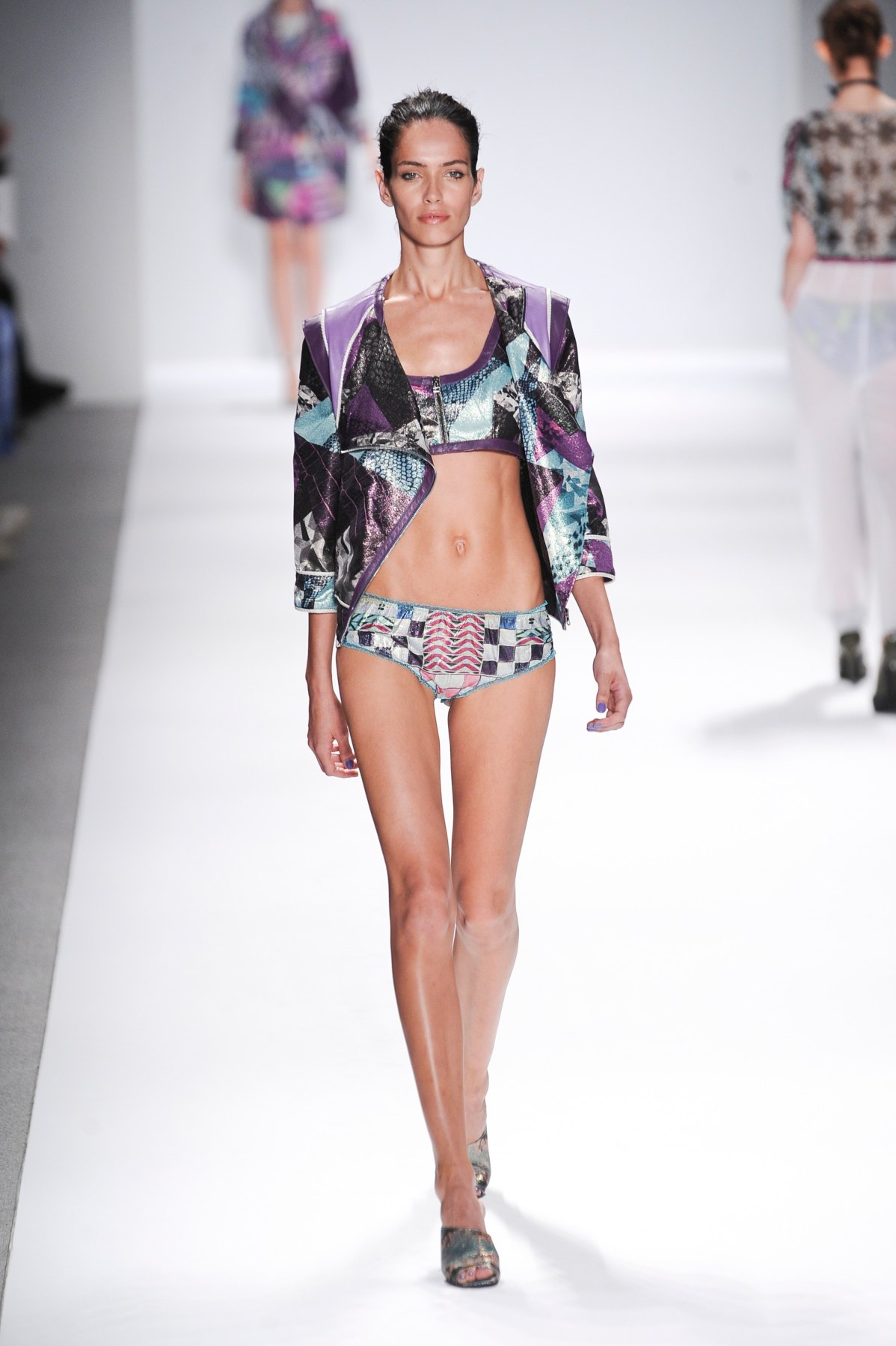 desfile-custo-barcelona-nova-york-verao-2014-050