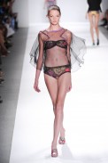 desfile-custo-barcelona-nova-york-verao-2014-059