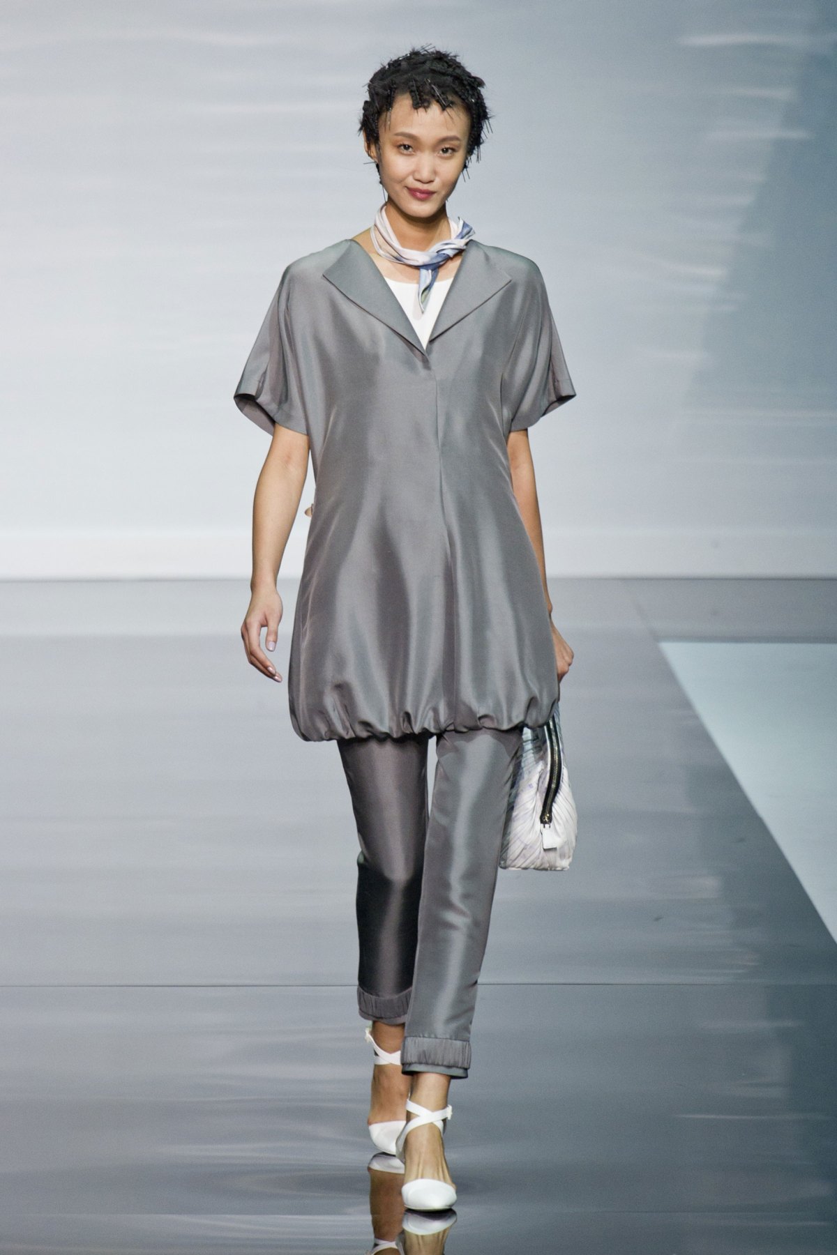 desfile-emporio-armani-verao-2014-009