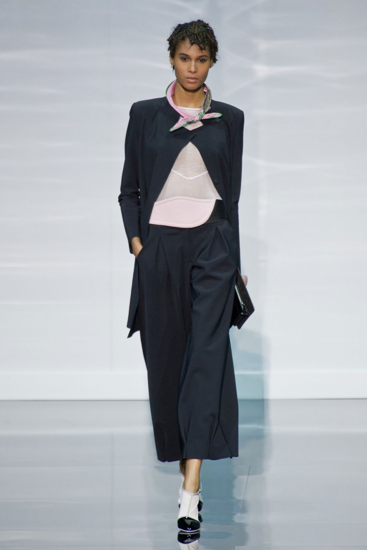 desfile-emporio-armani-verao-2014-027