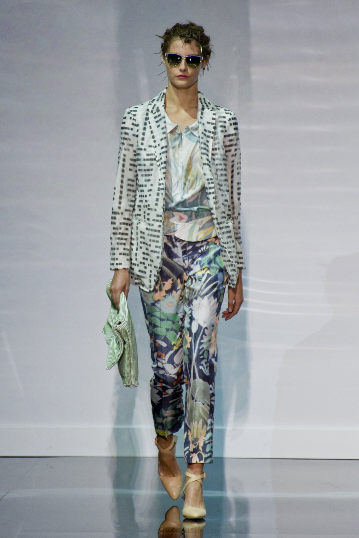 desfile-emporio-armani-verao-2014-028