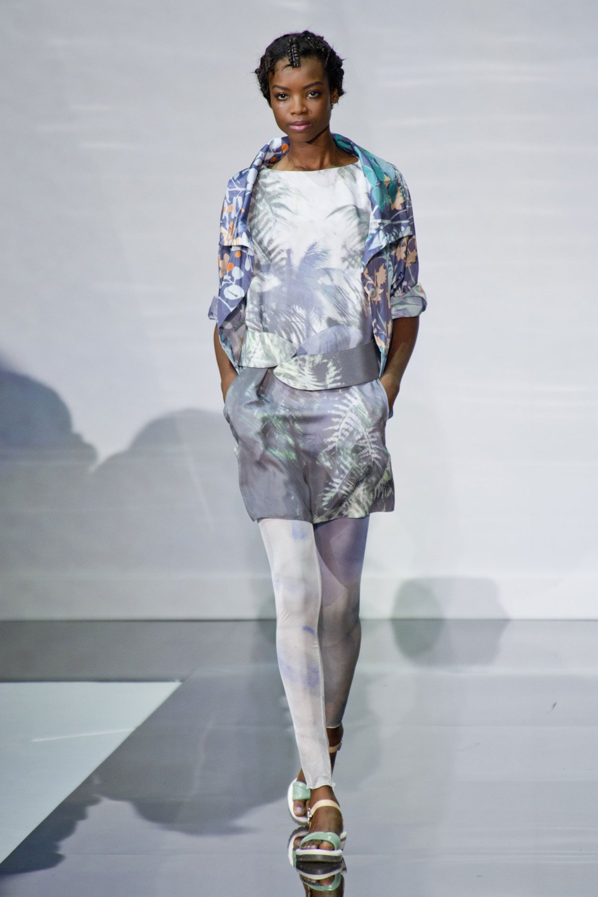 desfile-emporio-armani-verao-2014-041
