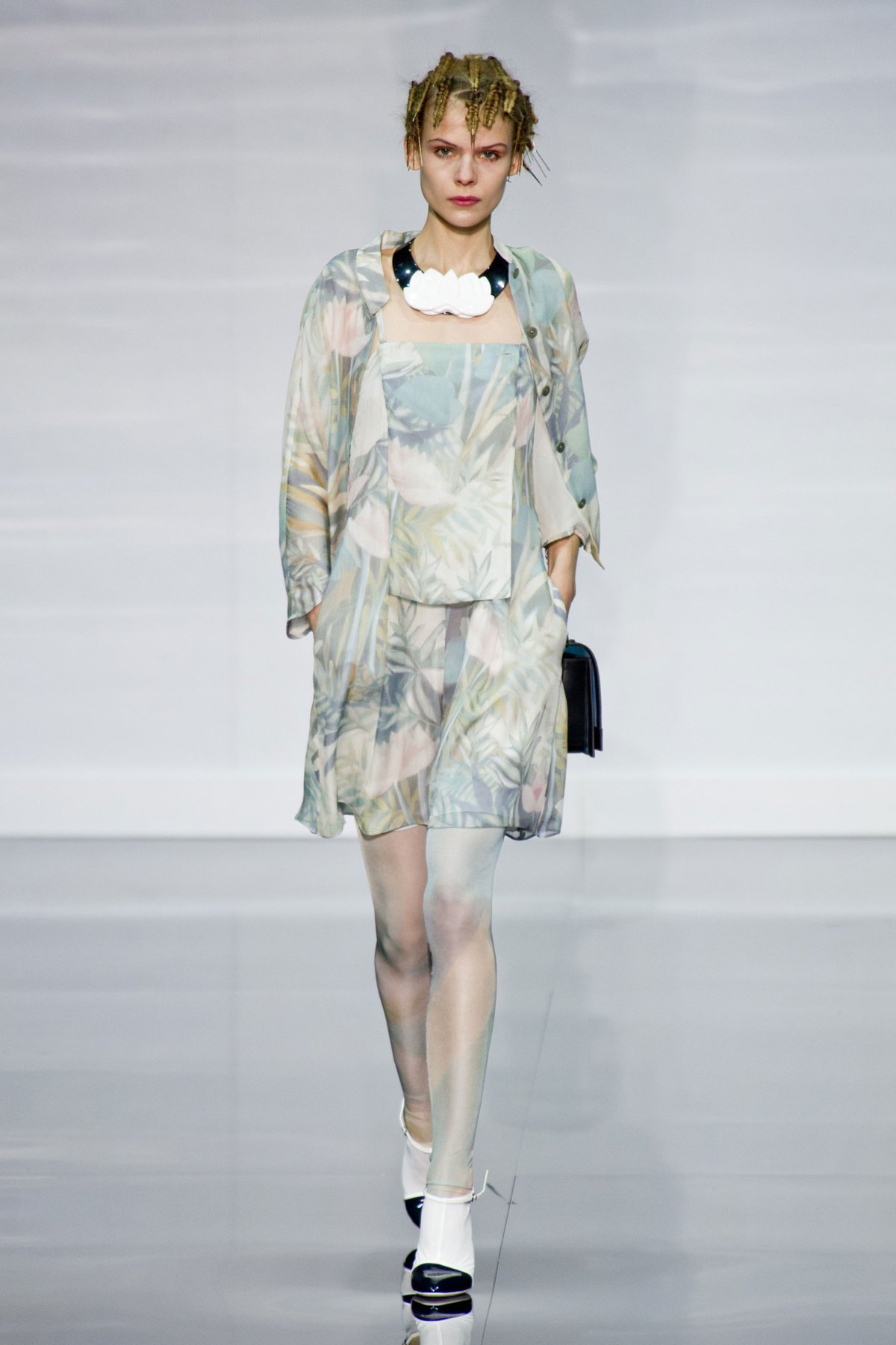 desfile-emporio-armani-verao-2014-045