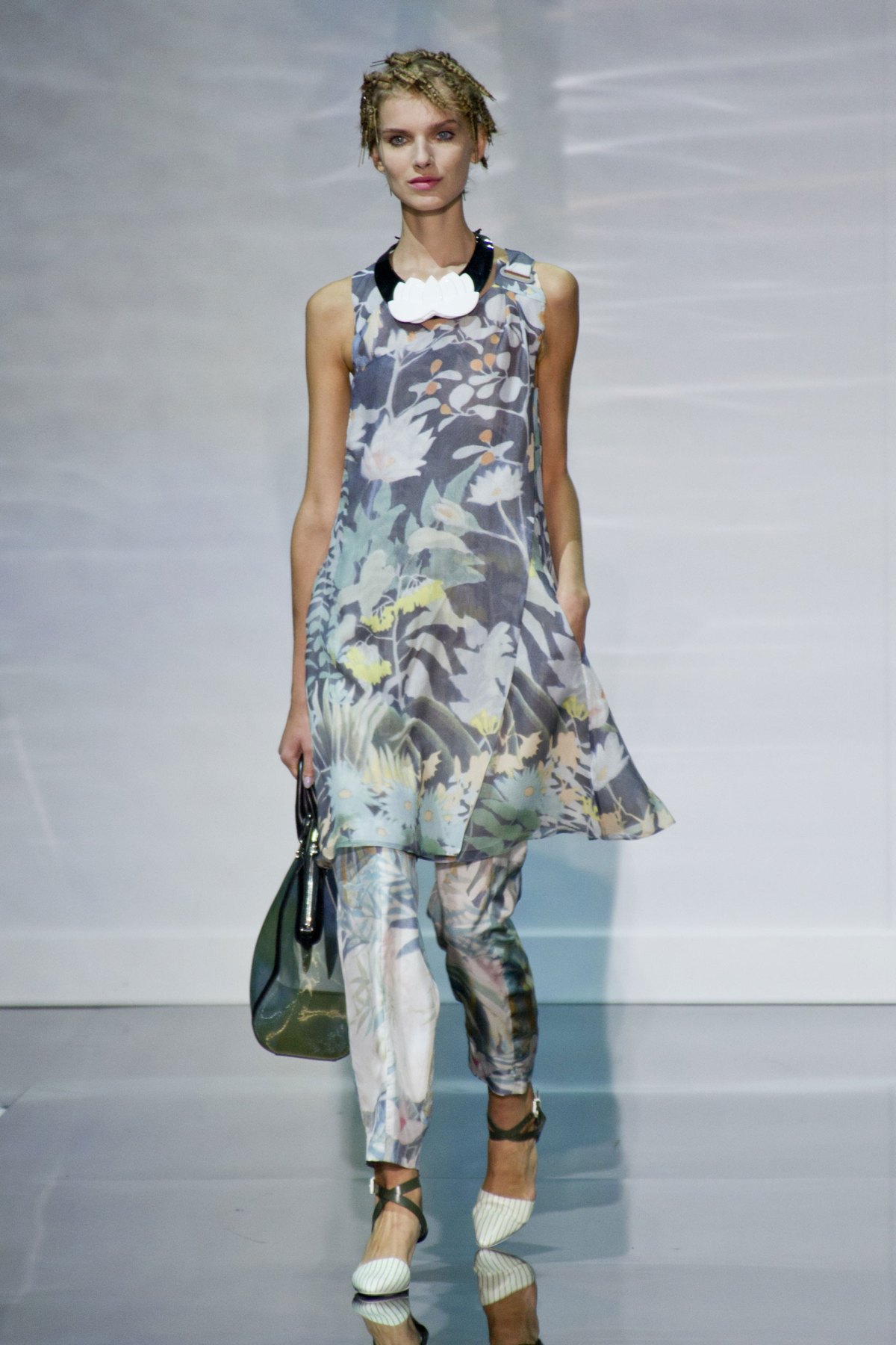 desfile-emporio-armani-verao-2014-046