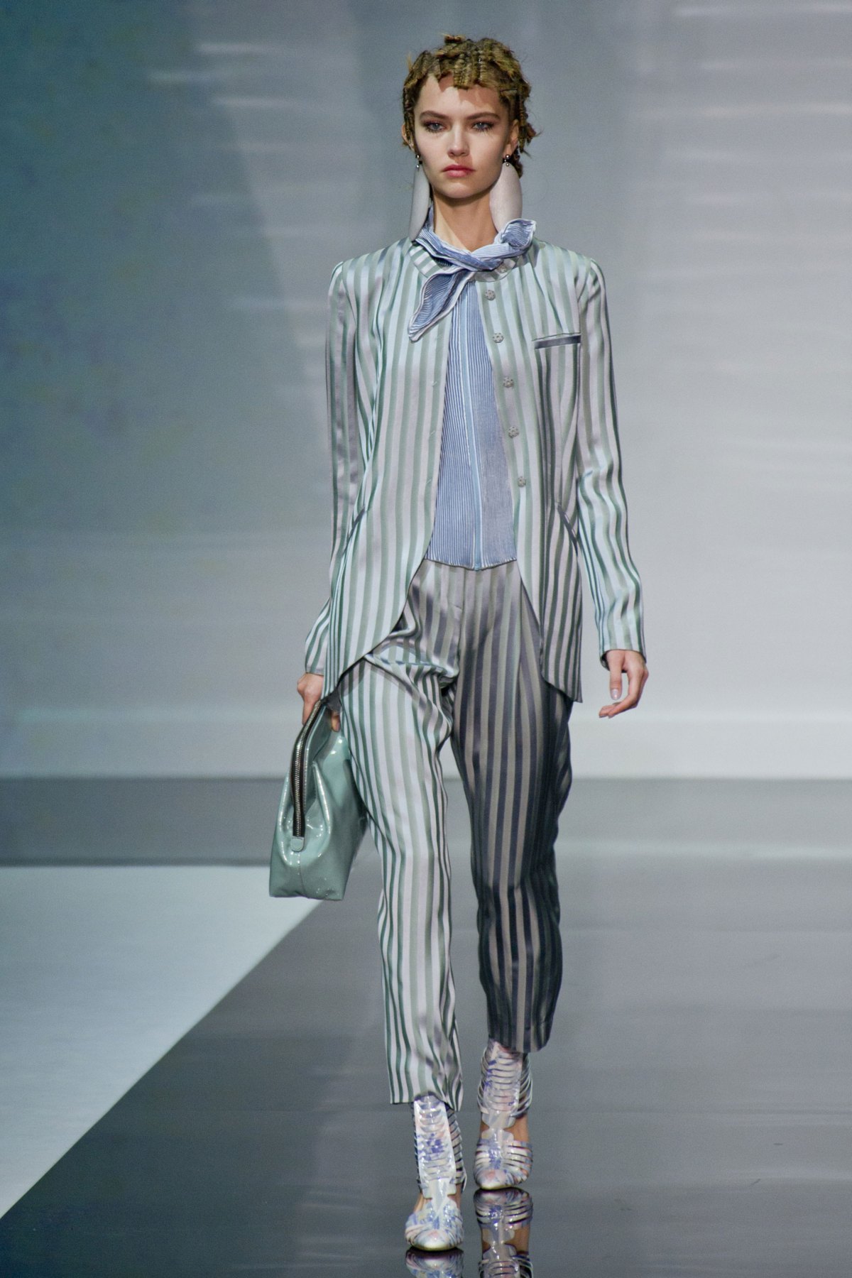 desfile-emporio-armani-verao-2014-059