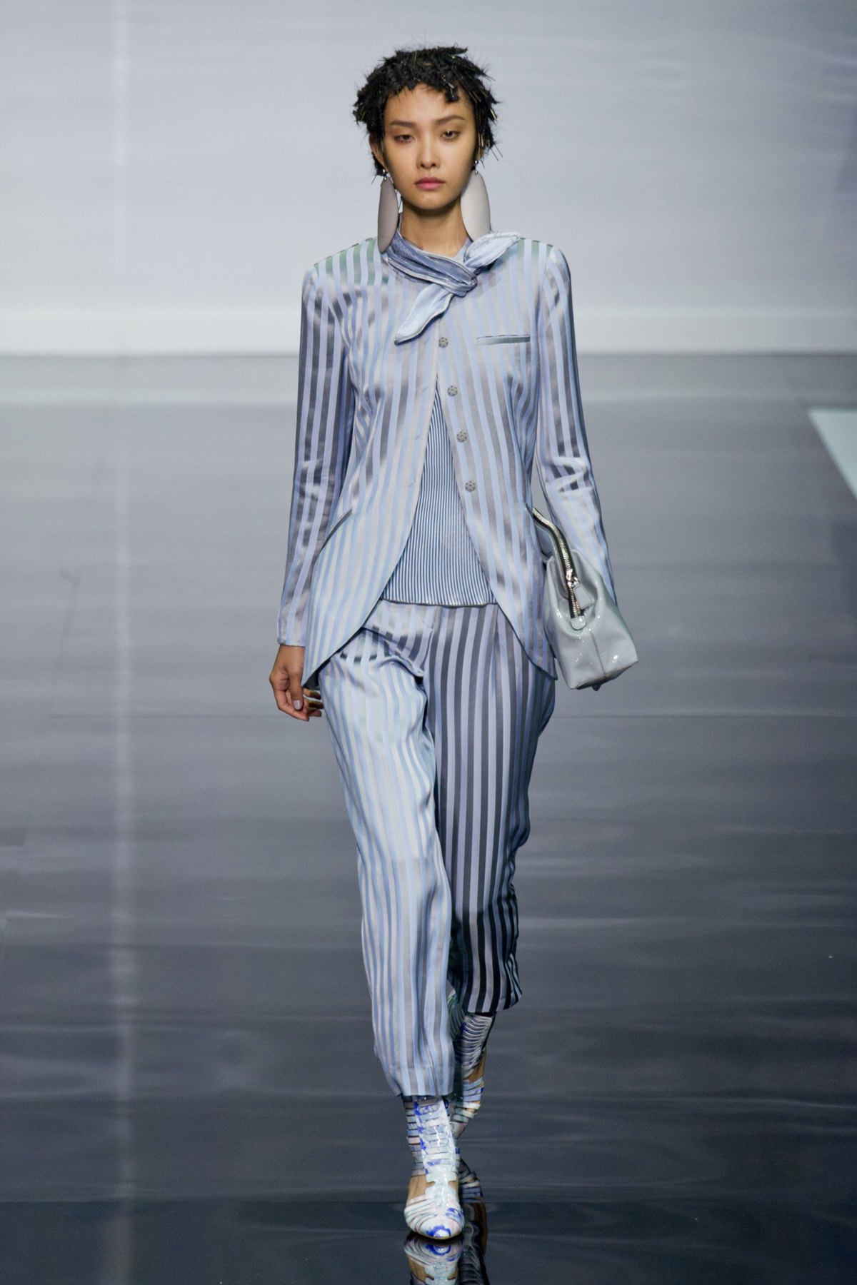 desfile-emporio-armani-verao-2014-060