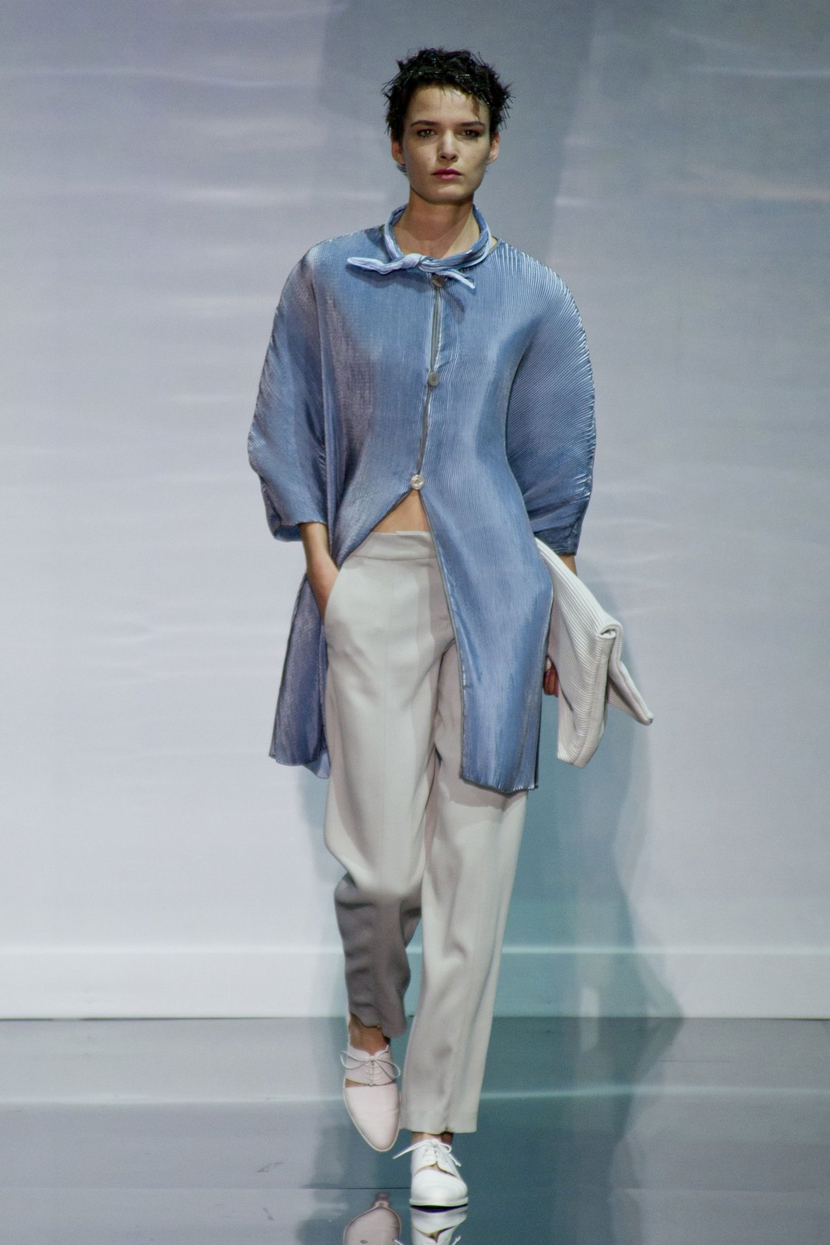desfile-emporio-armani-verao-2014-066