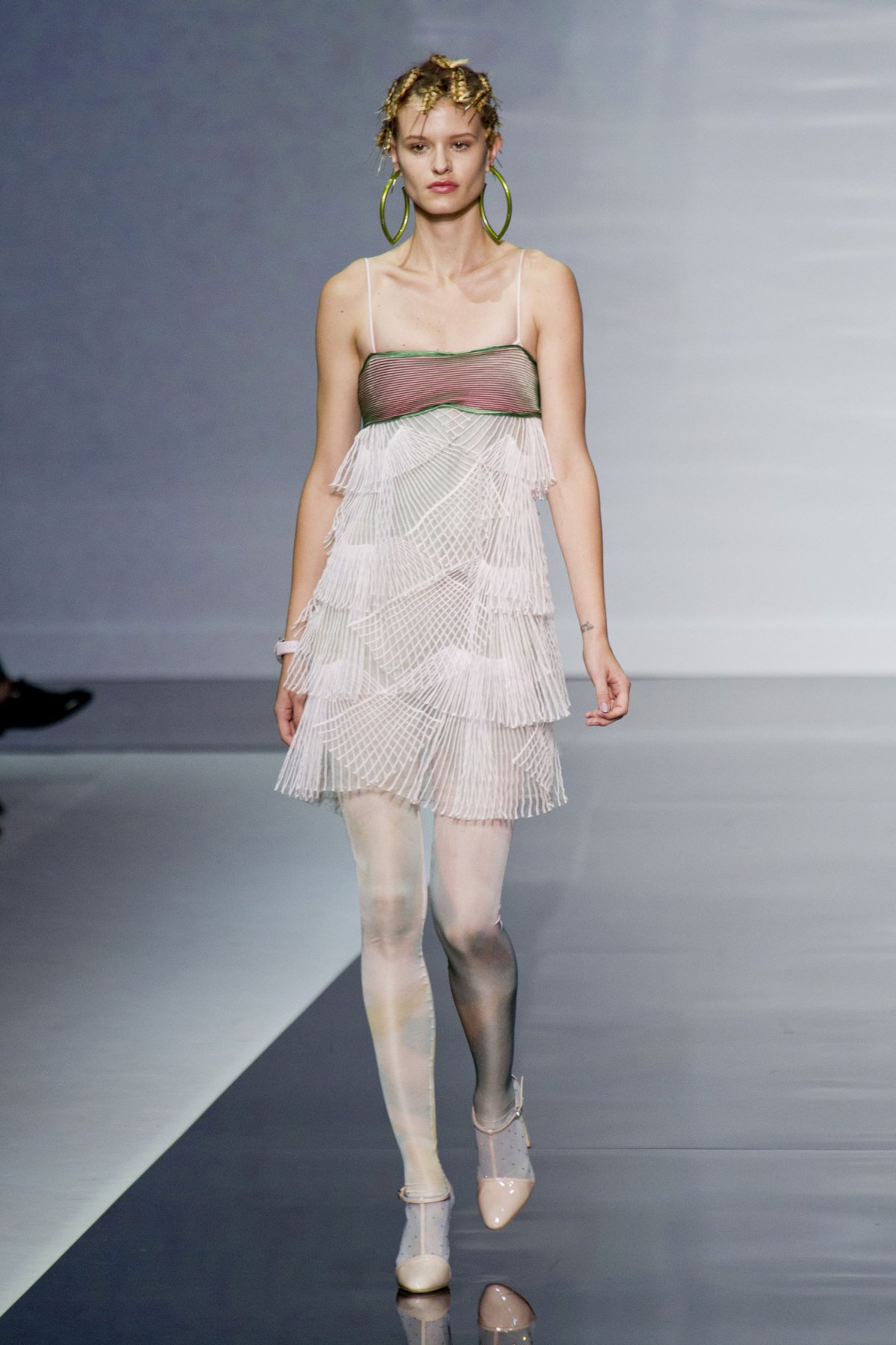 desfile-emporio-armani-verao-2014-079