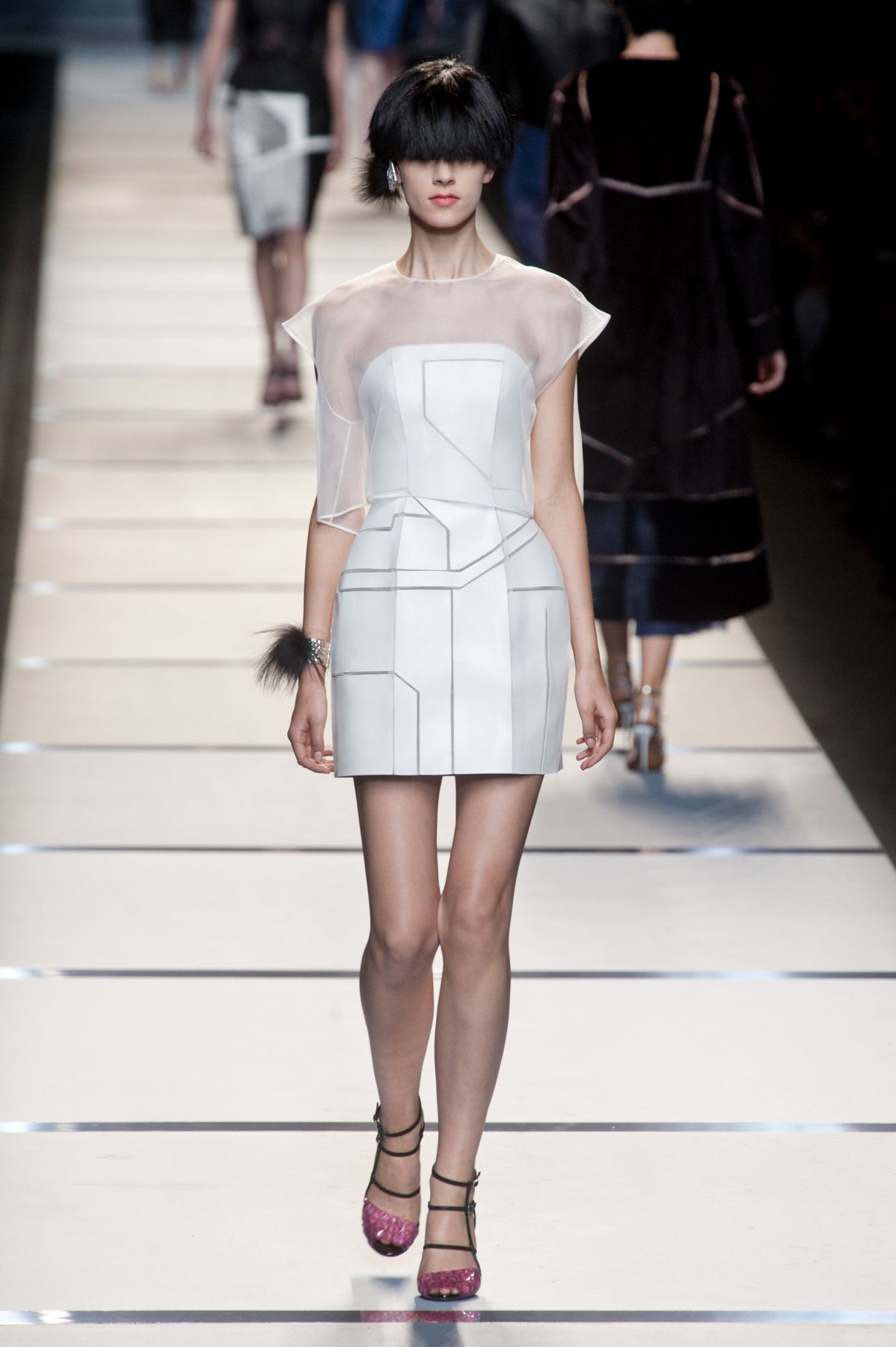 desfile-fendi-verao-2014-028