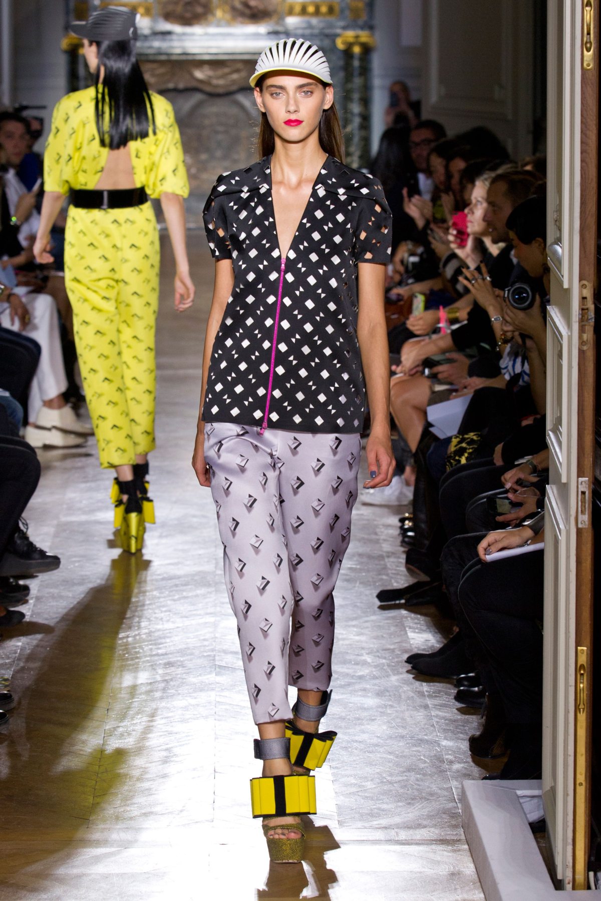 desfile-john-galliano-paris-ss2014-17