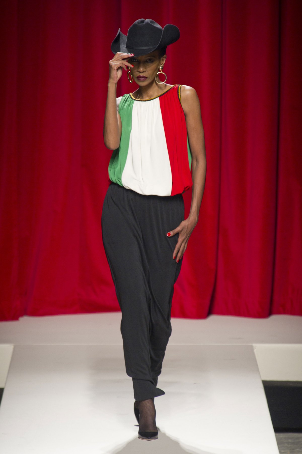 desfile-moschino-verao-2014-003