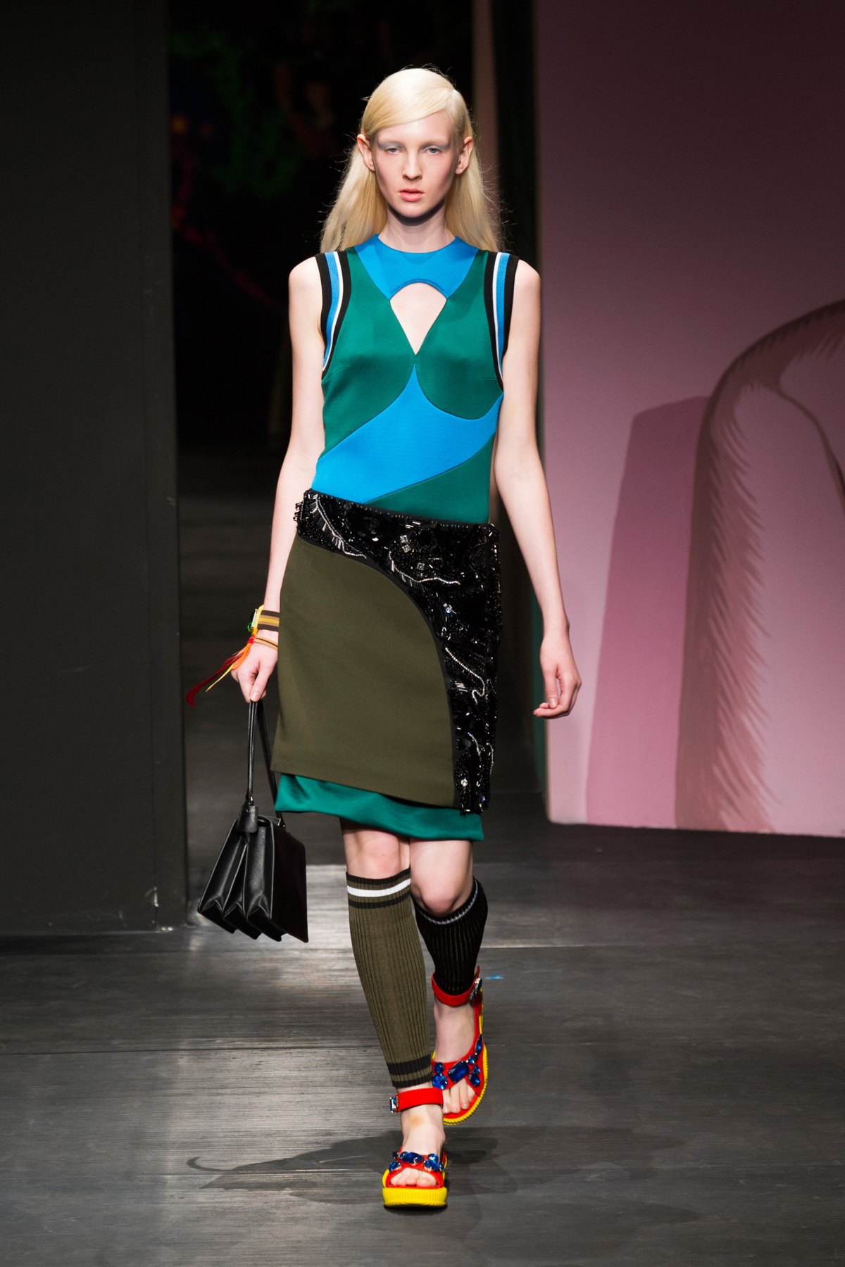 desfile-prada-verao-2014-017
