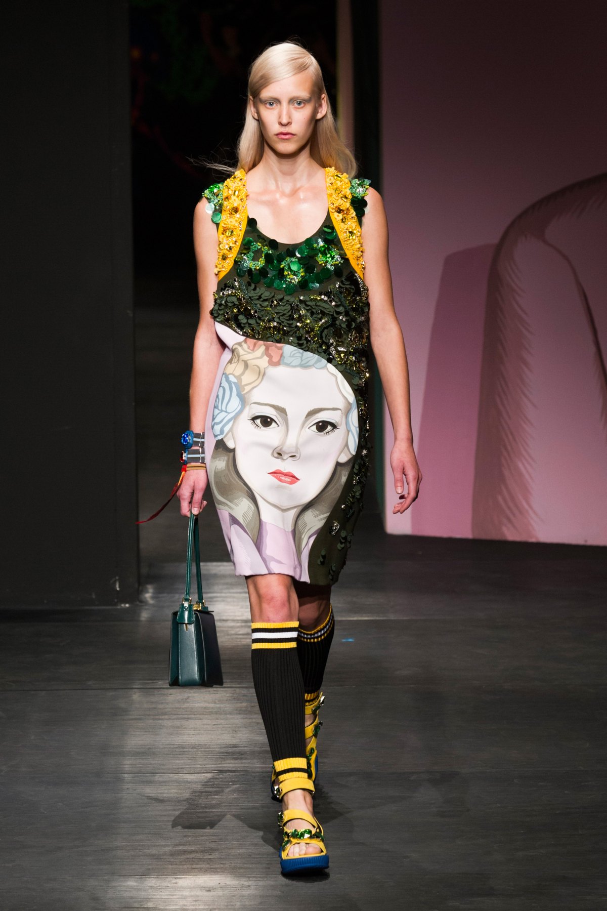desfile-prada-verao-2014-033