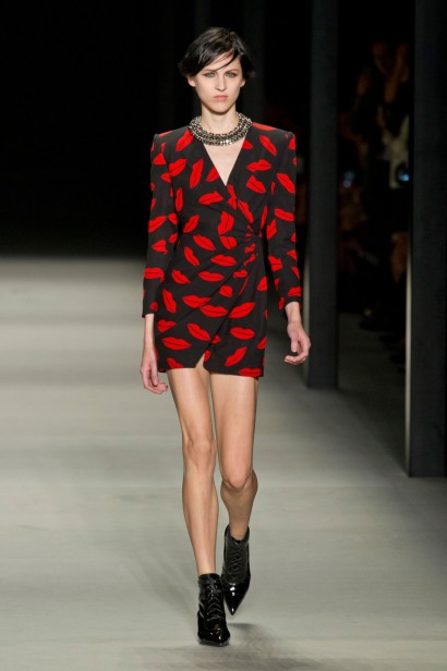 desfile-saint-laurent-verao-2014-002