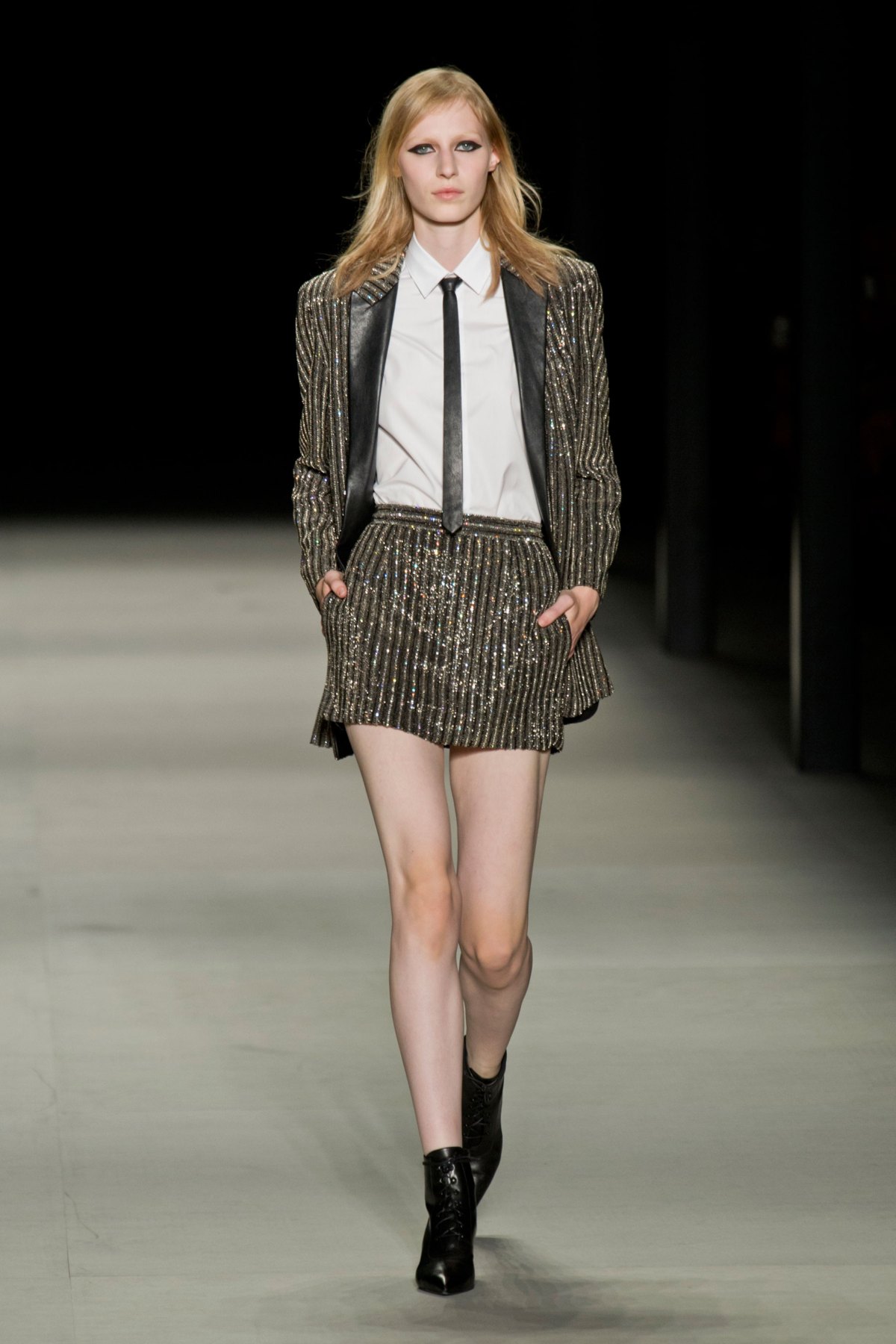 desfile-saint-laurent-verao-2014-005