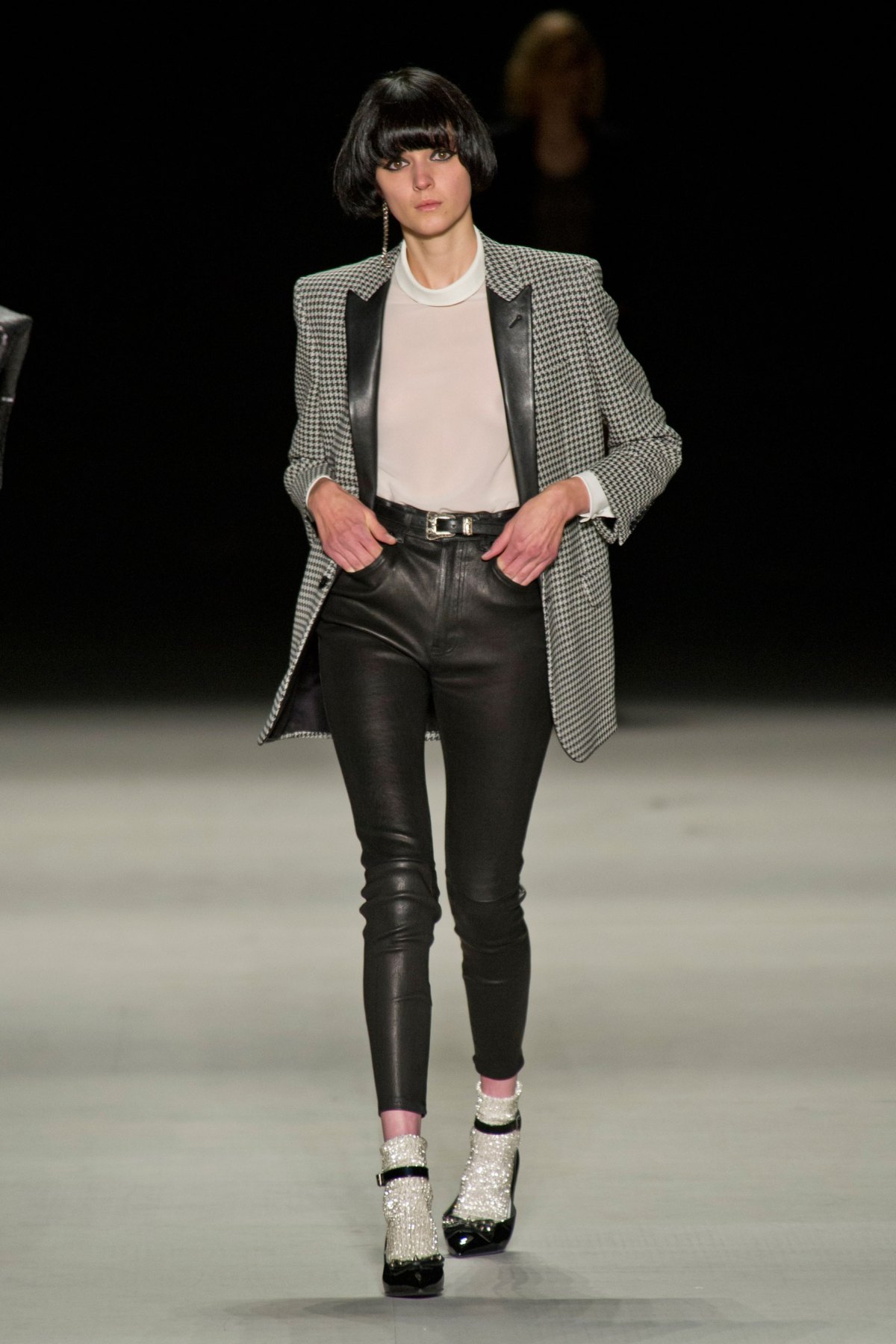 desfile-saint-laurent-verao-2014-007