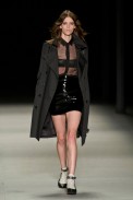 desfile-saint-laurent-verao-2014-016