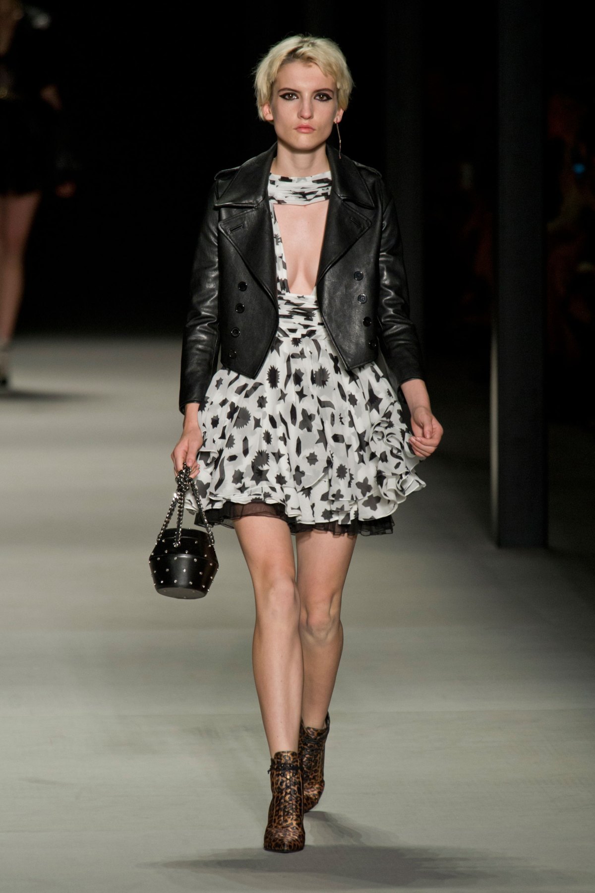 desfile-saint-laurent-verao-2014-022