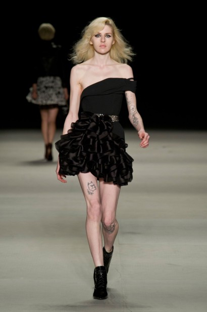 desfile-saint-laurent-verao-2014-024