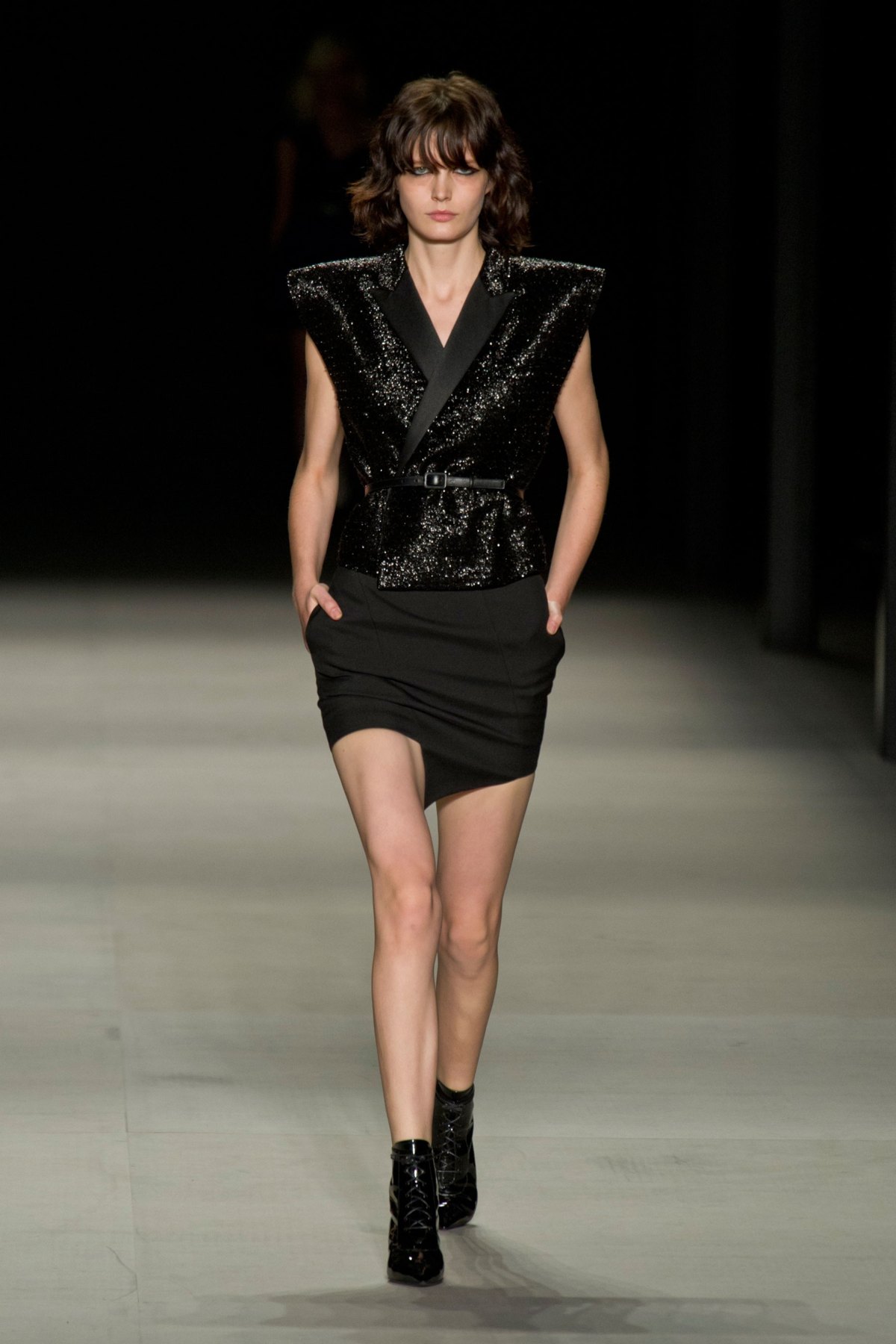 desfile-saint-laurent-verao-2014-033