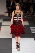 desfile-mcqueen-verao-2014-001